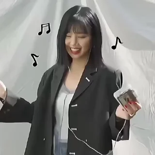 Video sticker 🥛 𖤐 soojin @doughnuthelpp :: @fStikBot