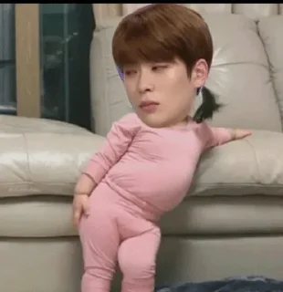 Telegram sticker 🥳 Ellyyn — @stckrRobot