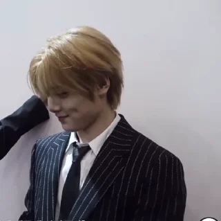 Video sticker 😈 @levilens HiJeon :: @fStikBot