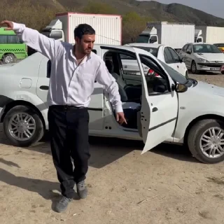 Video sticker 💃 @FrGnc 🙂‍↔️اسکل پاشو بیا اینجا