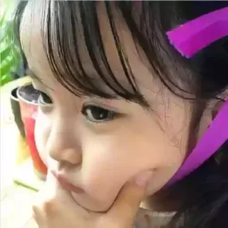 Video sticker 🤔 Jin Mirian          by @raivozo