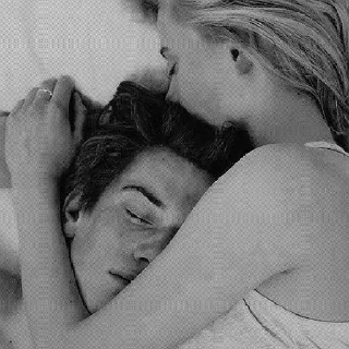 Video sticker 😀 Romantic hugs