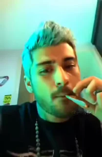 Video sticker 🗿 Insta - darkzthetics :: @fStikBot