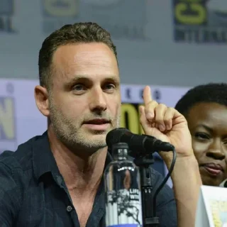 Telegram sticker 😐 Andrew Lincoln | @TWD_FAN