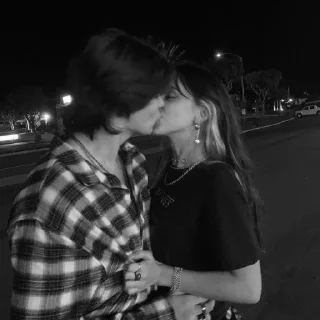 Телеграм стикер ❤ ᴄᴜᴛᴇ ᴄᴏᴜᴘʟᴇ @llSUkUNAll