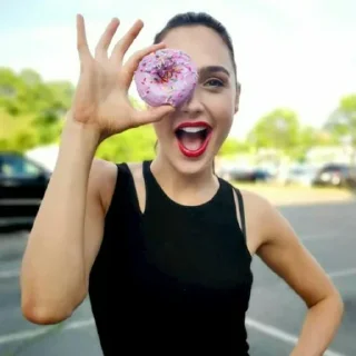 Sticker 🇮🇱 Gal Gadot ¦ @figurinhasWa