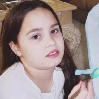 Video sticker 👧 Demi Lovato Reacts by @ddlovatobr