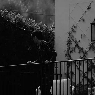 Video sticker 🖤 taehyung [ @helpjki ]