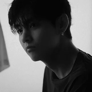 Video sticker 🖤 taehyung [ @helpjki ]