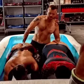 Телеграм стикер 🤜 Fist Vids