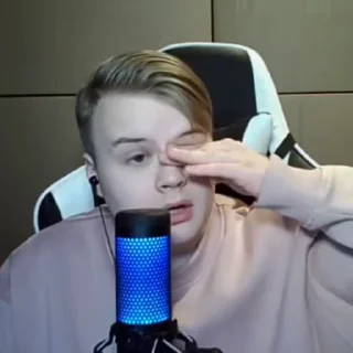 Video sticker 😔 Стикеры @stickrubot @textmeru_bot