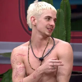 Telegram sticker 😏 juliano floss 💅