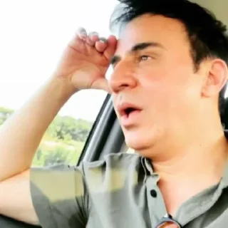 Video sticker 😔 Poor rang [ @errphn_chnll ]