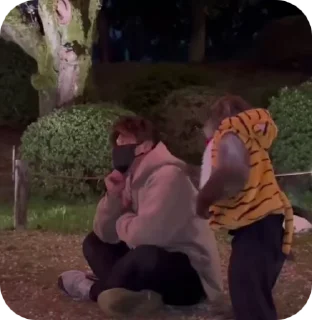 Video sticker 😜 MonkeyZ 1 by @ponmonkygifs :: @fStikBot