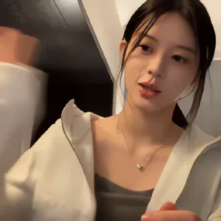 Video sticker 👻 아이도루 메아리 @DCConSticker