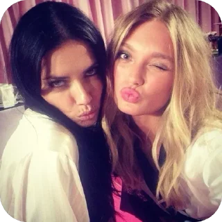 Telegram stiker 🎀 zavisay.xx🎀 2000’s vibe @zavisayxx