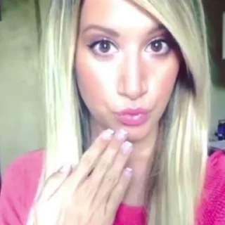 Video sticker 🏥 hospício casado core