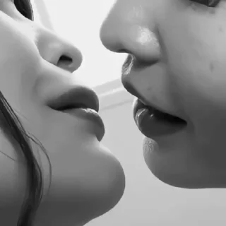 Video sticker 🥵 ★ 𝑰𝑻’𝑺 𝑵𝑶𝑻 𝑴𝑬 ★ @leon_bstars ☆ by @offstikbot