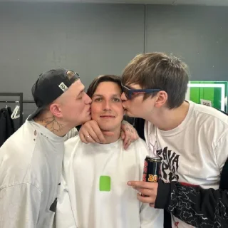 Video sticker 😘 Mzllove: @ugly_kindness