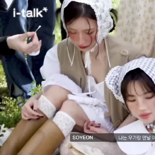 Video sticker 🍵 ᅠᅠ spring ’ s @c1eun ៸ odette ?