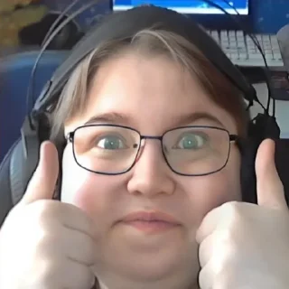 Video sticker 👍 Денис реакция