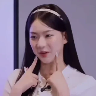 Video sticker ♥️ eyowi's @vloqg