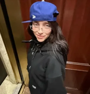 Telegram sticker 🌟 Billie vol. 3 @BillieEilishESP :: @fStikBot