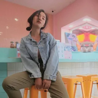 Telegram sticker 💋 gesha @wakturindu