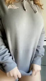 Video sticker 🧍‍♀ Tits Out