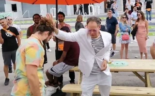 Sticker 🧑‍🔧 Crispy Tendies