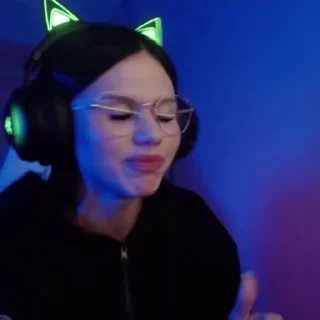 Video sticker 😘 Ну Мать :: @fStikBot