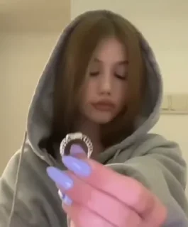 Video sticker 💍 @Emperatriz_BadBarbie 2 :: @fStikBot