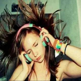 Video sticker 🎧 фотки из тт ➡️ @EmojiRuBot