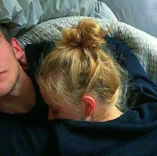 Телеграм стикер 😴 Cuddles 2 💜 @cutelovestickers