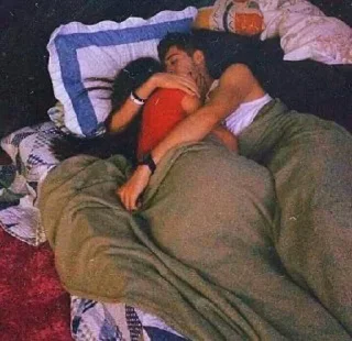 Телеграм стикер 😴 Cuddles 2 💜 @cutelovestickers