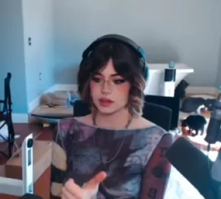 Video sticker 🤯 𝑯𝒂𝒏𝒏𝒂𝒉-𝑷𝒓𝒊𝒎𝒆♡ 4 (@mekieromatar :: @fStikBot