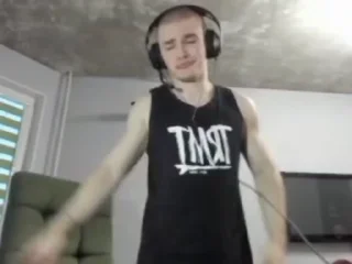 Video sticker 🌟 derzko69 :: @fStikBot