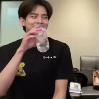 Video sticker 💞 🥤: @aaRaa % @ucucc .