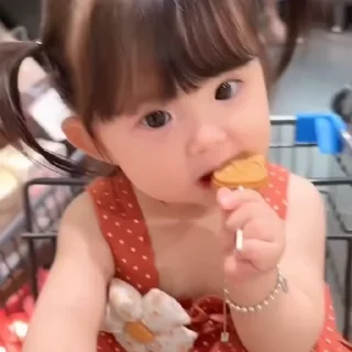 Video sticker 💋 ईशा