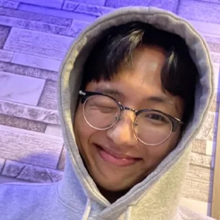 Sticker 👨‍🦲 이기정 @igizoyn