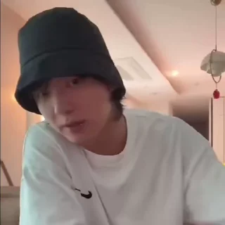 Video sticker 🤚 mr tease @caiminhugs :: @fStikBot