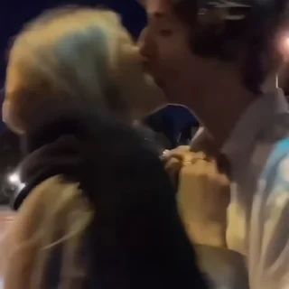 Video sticker 🪻 @Hot_Couples_gifs_sticker .... :: @fStikBot