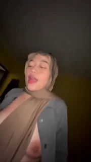 Video sticker 🌟 Hijabbi :: @fStikBot