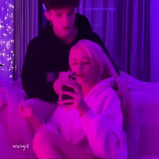 Video sticker 🧫 @TH3GALAXY 💋😘