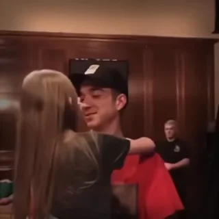 Video sticker ♾ YOUNGER SISTER : @GIFREJA :: @fStikBot