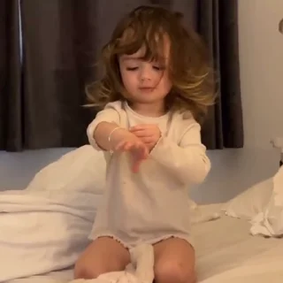 Video sticker 🧁 Baby 4 , @Wallgif