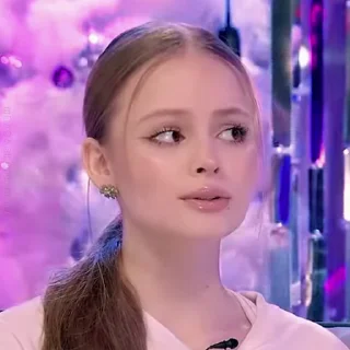 Video sticker 🤔 Милана Стар 🌟