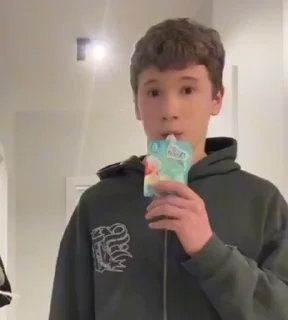 Video sticker 🤩 Саня в прайме ТГК>>@SirUmeluyy