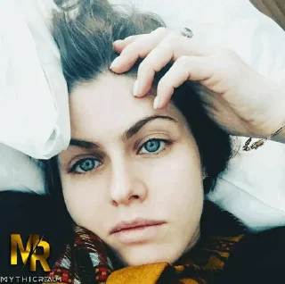 Телеграм стикер 🍭 Alexander daddario | @Mythic_Stickers