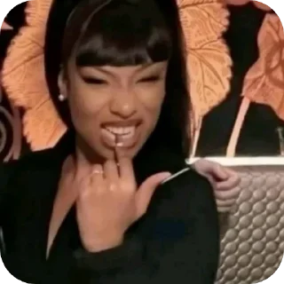 Телеграм стикер 🫦 Titkok comments core💁🏻‍♀️